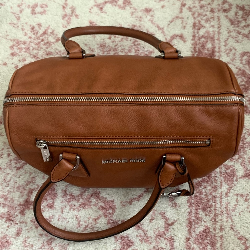 Michael Kors Sophie Top Zip Large Leather Bag - Picture 11 of 14